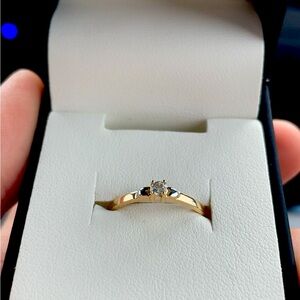 14k Gold Aquamarine gemstone Ring size 6